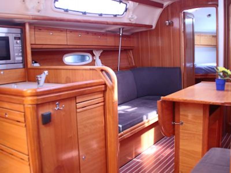 Book yachts online - sailboat - Bavaria 38 Cruiser - Happy Life - rent