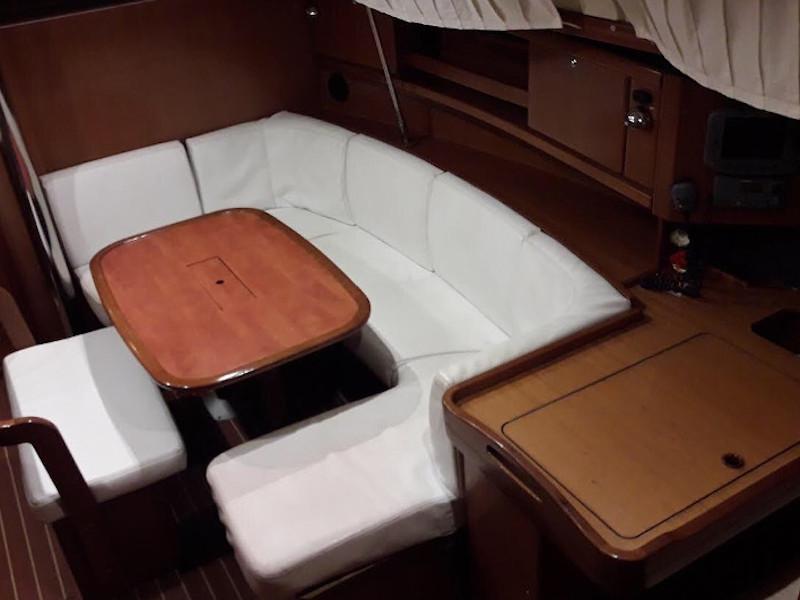 Book yachts online - sailboat - Dufour 385 - Chouquette  - rent