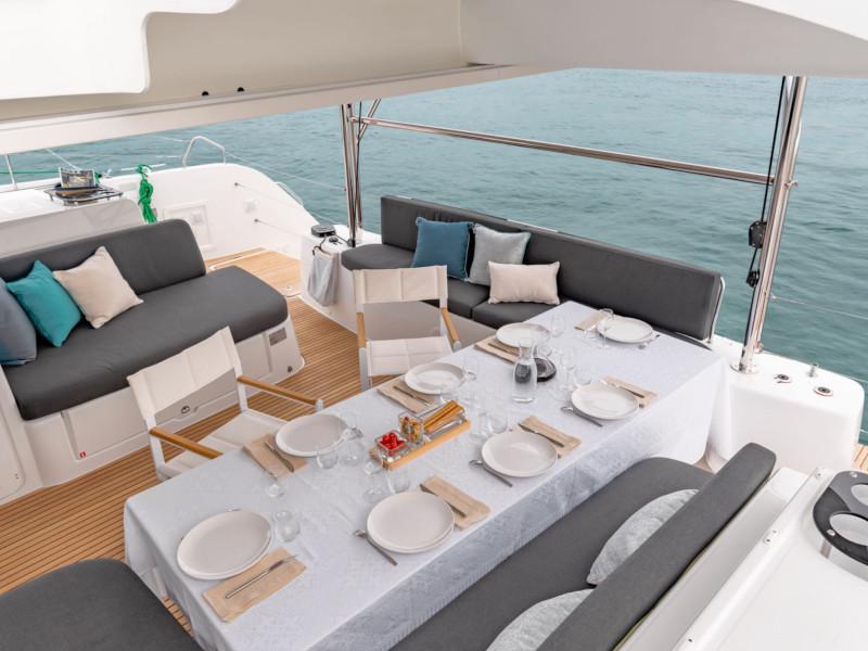Book yachts online - catamaran - Lagoon 46 - Hydra - rent