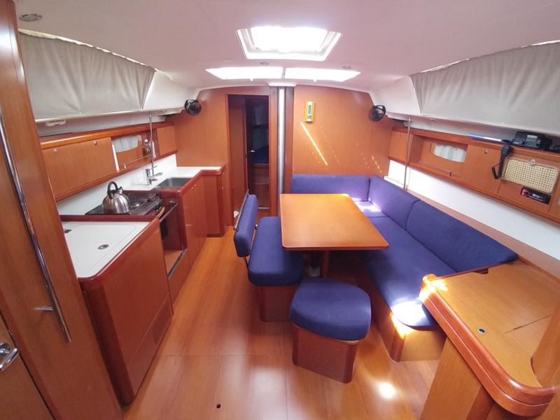 Book yachts online - sailboat - Oceanis 43 - BELUGA - rent