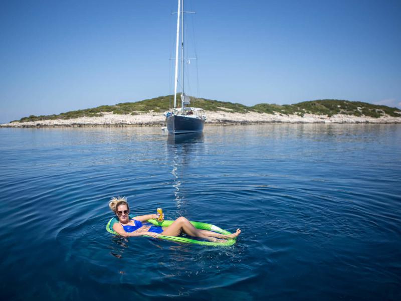 Book yachts online - sailboat - Oceanis 58 - Queen Axiera (crewed) - rent