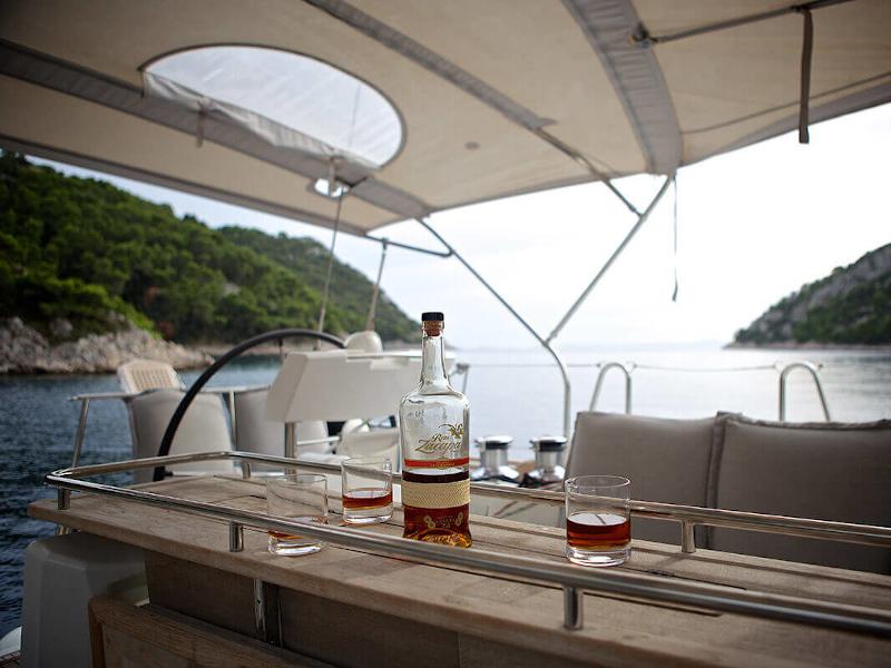 Book yachts online - sailboat - Oceanis 58 - Queen Axiera (crewed) - rent