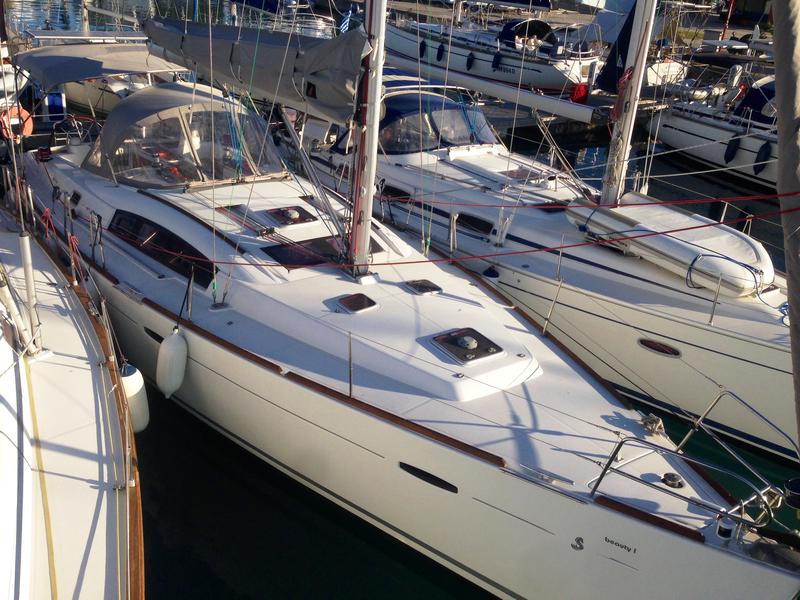 Book yachts online - sailboat - Oceanis 43 - Beauty L | Electric Toilets | Solar Panels - rent
