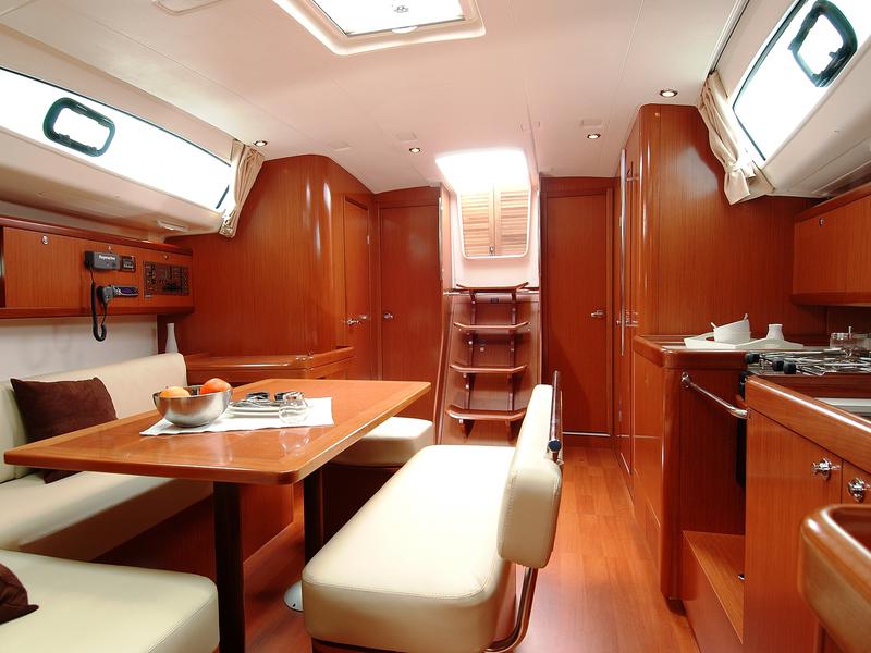 Book yachts online - sailboat - Oceanis 43 - Beauty L | Electric Toilets | Solar Panels - rent