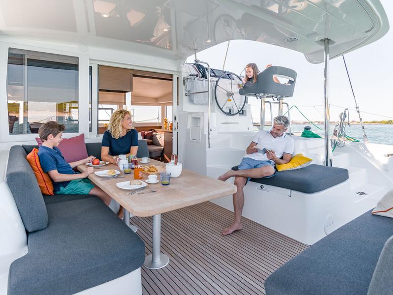 Book yachts online - catamaran - Lagoon 40 Owner Version - Lubina - rent