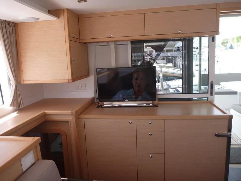 Book yachts online - catamaran - Lagoon 450 Sport - Oryx - rent