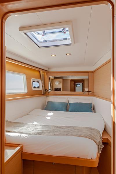 Book yachts online - catamaran - Lagoon 450 Sport - Elenya - rent