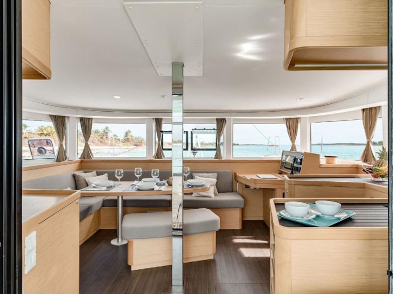 Book yachts online - catamaran - Lagoon 42 Owner version - NURIA - rent