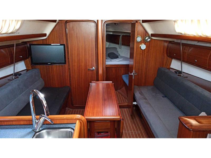 Book yachts online - sailboat - Bavaria 36 - Altair II - rent