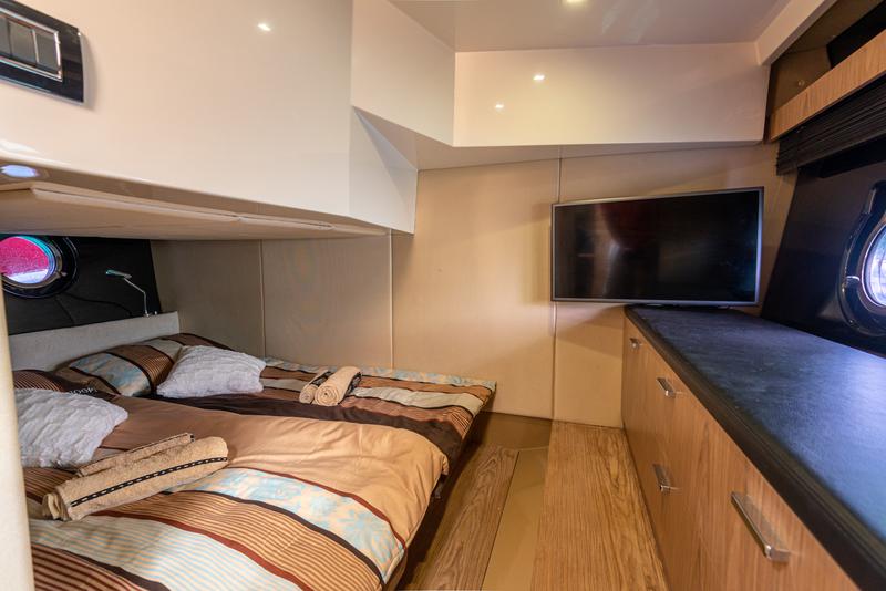 Book yachts online - motorboat - Sessa C38 - Lana - rent