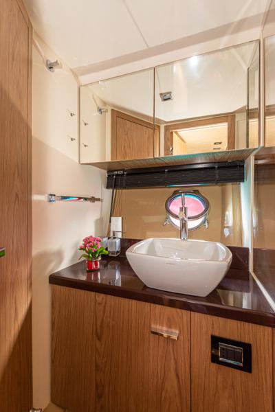 Book yachts online - motorboat - Sessa C38 - Lana - rent