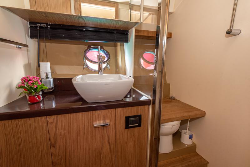 Book yachts online - motorboat - Sessa C38 - Lana - rent