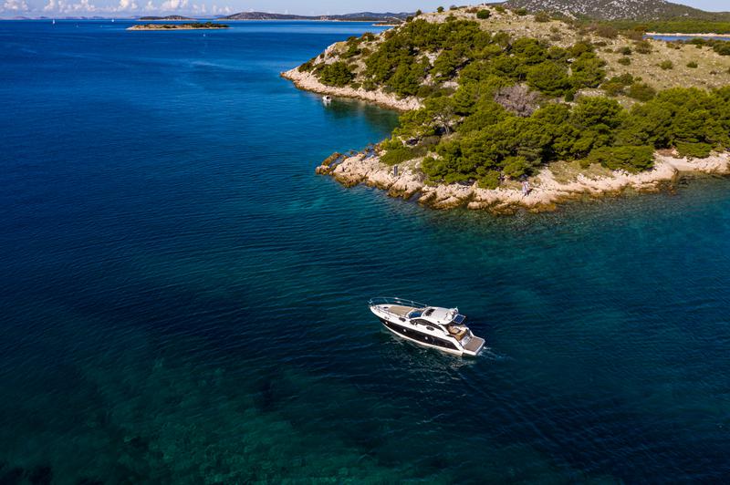 Book yachts online - motorboat - Sessa C35 - Ela - rent