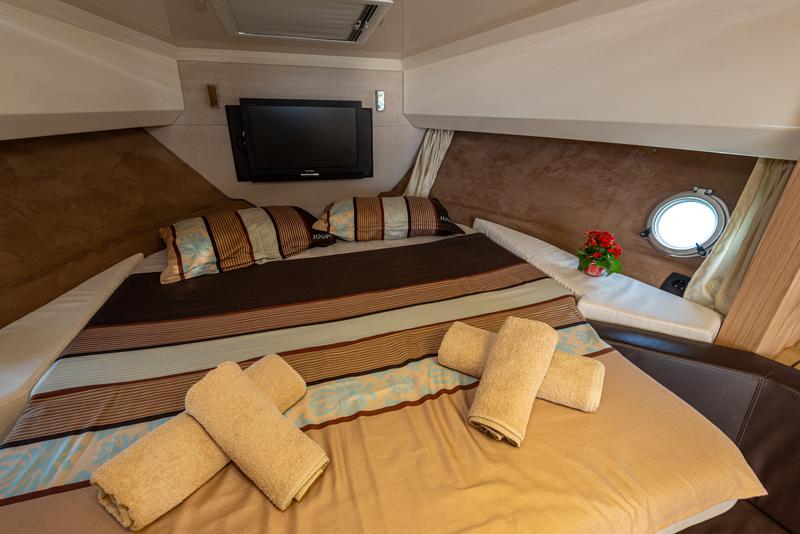 Book yachts online - motorboat - Sessa C35 - Ela - rent