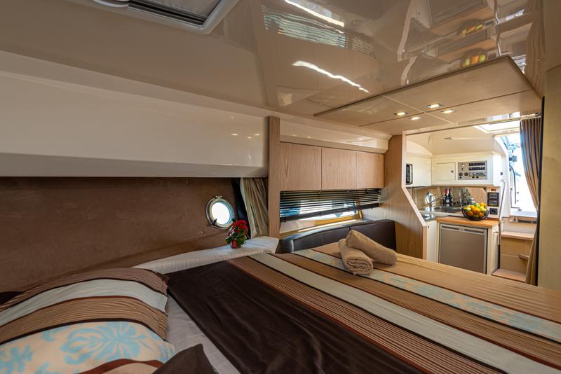 Book yachts online - motorboat - Sessa C35 - Ela - rent