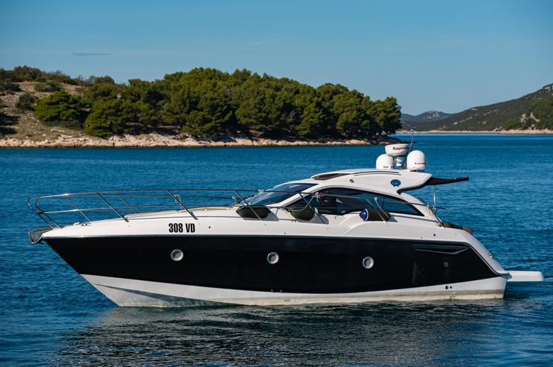 Book yachts online - motorboat - Sessa C35 - Ela - rent