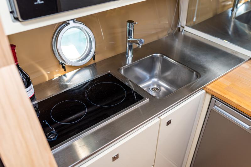 Book yachts online - motorboat - Sessa C35 - Ela - rent