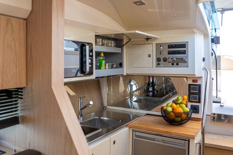 Book yachts online - motorboat - Sessa C35 - Ela - rent