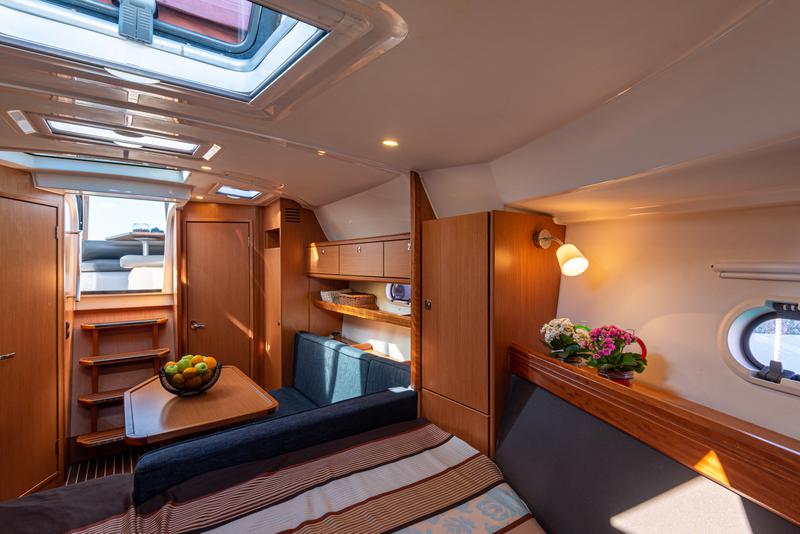 Book yachts online - motorboat - Bavaria 32 Sport - Dora - rent