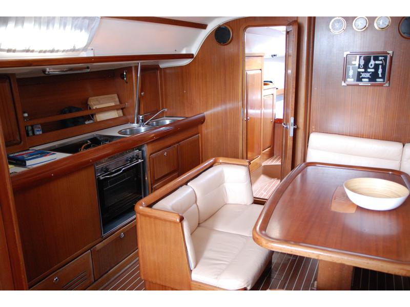 Book yachts online - sailboat - Bavaria 38H - PLATON 2 - rent