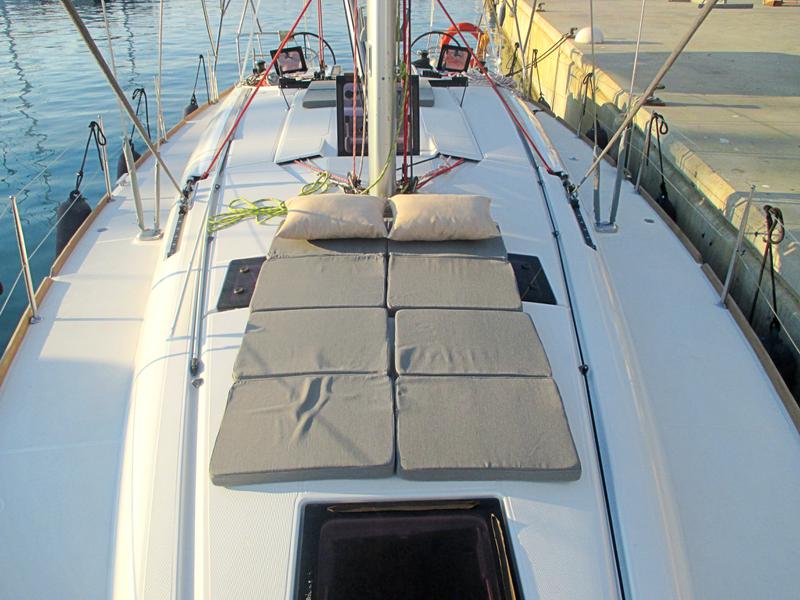 Book yachts online - sailboat - Sun Odyssey 439 - Esquitx - rent