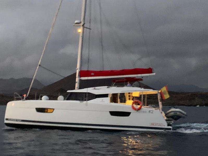 Book yachts online - catamaran - Astréa 42 - Libertad VII - rent