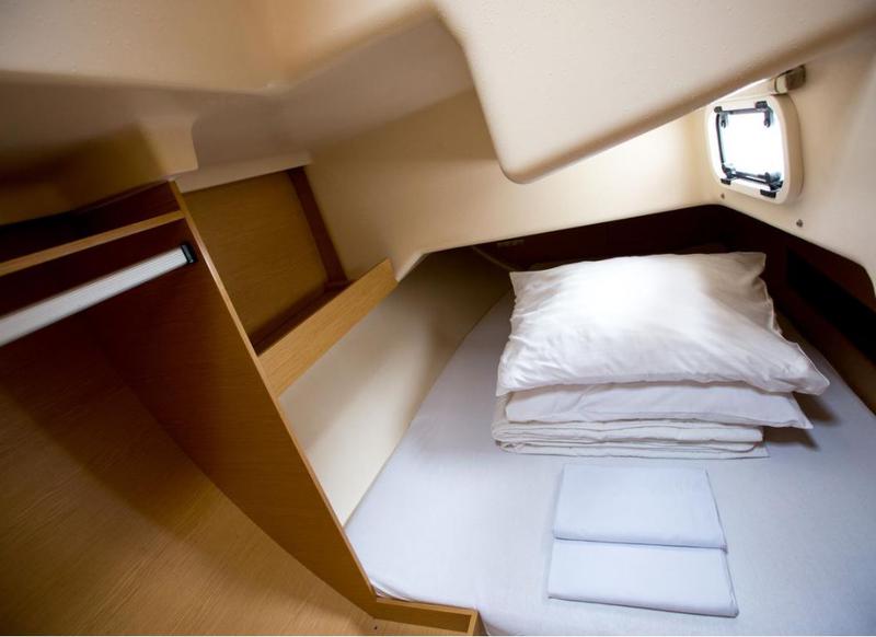 Book yachts online - sailboat - Elan 350 - NOVEMBER - rent