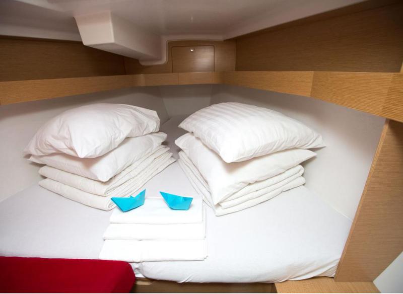Book yachts online - sailboat - Elan 350 - NOVEMBER - rent