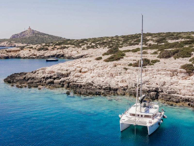 Book yachts online - catamaran - Lagoon 450  Flybridge - Marla - rent