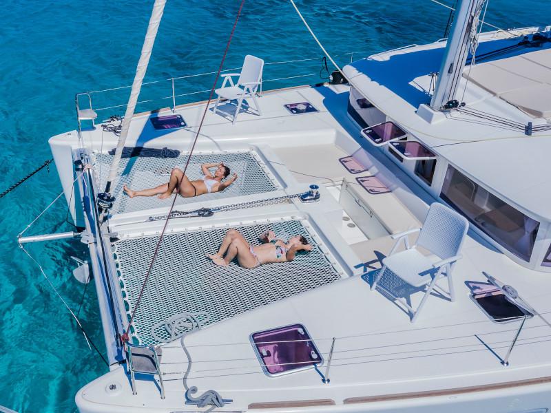 Book yachts online - catamaran - Lagoon 450  Flybridge - Marla - rent