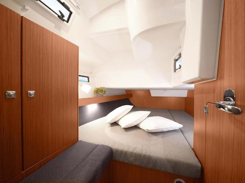 Book yachts online - sailboat - Bavaria 41 - SR V - rent