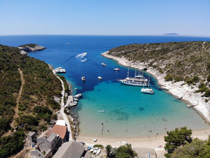 Book yachts online - motorboat - Motoryacht - Almissa - rent