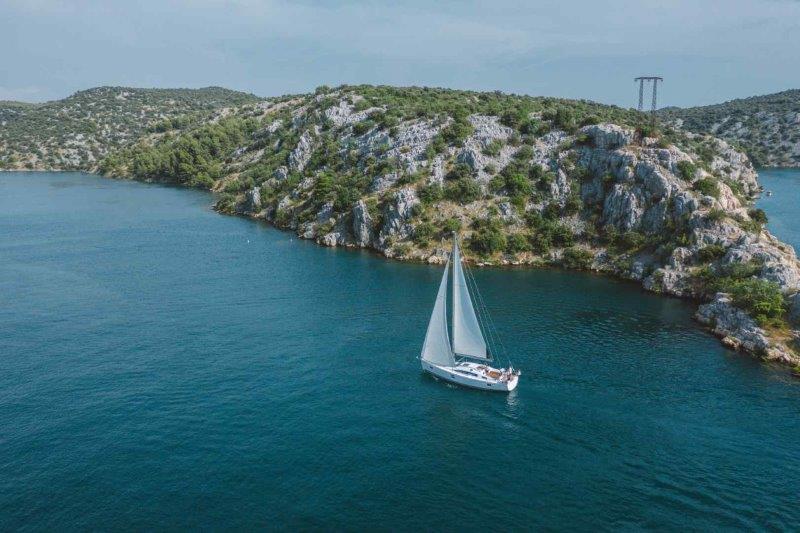 Book yachts online - sailboat - Elan Impression 45.1 - BAD BUOY - rent