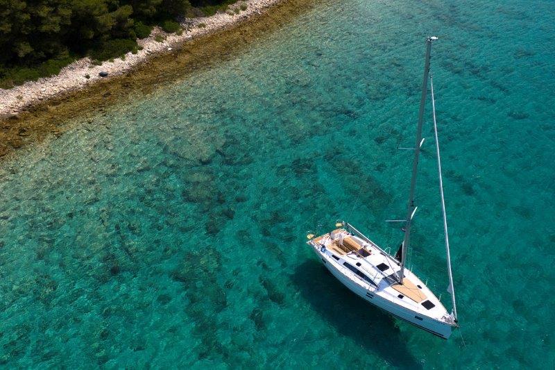 Book yachts online - sailboat - Elan Impression 45.1 - BAD BUOY - rent