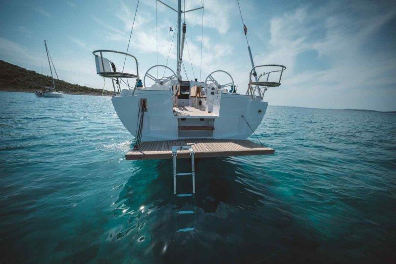 Book yachts online - sailboat - Elan Impression 45.1 - BAD BUOY - rent