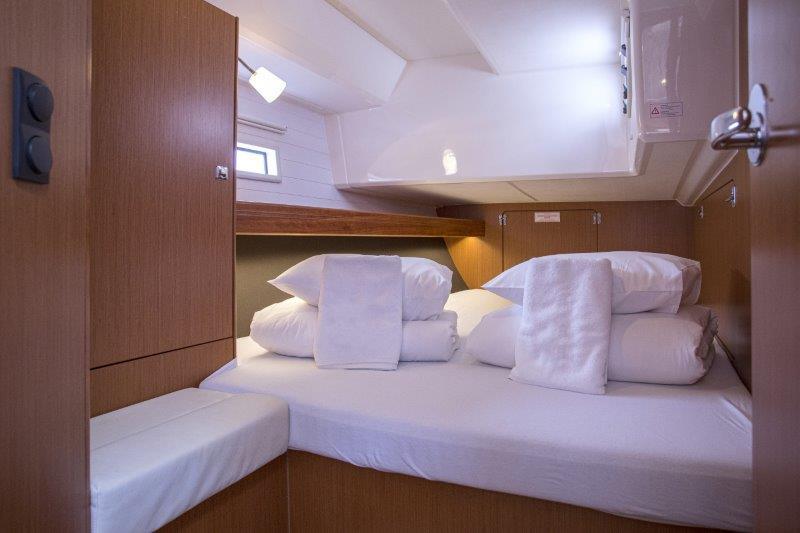 Book yachts online - sailboat - Bavaria 46 Cruiser - NATTI - rent