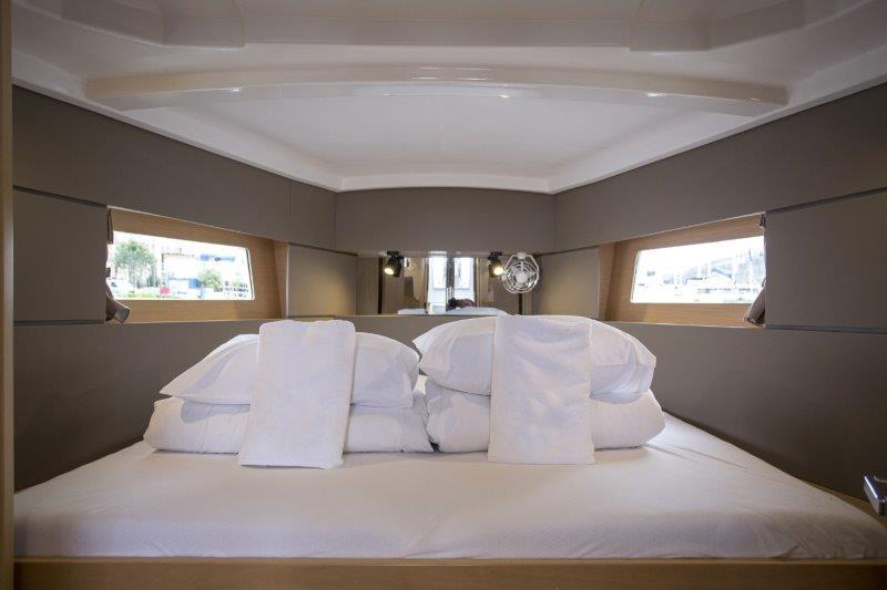 Book yachts online - sailboat - Oceanis 38.1 - BELLAGIO - rent