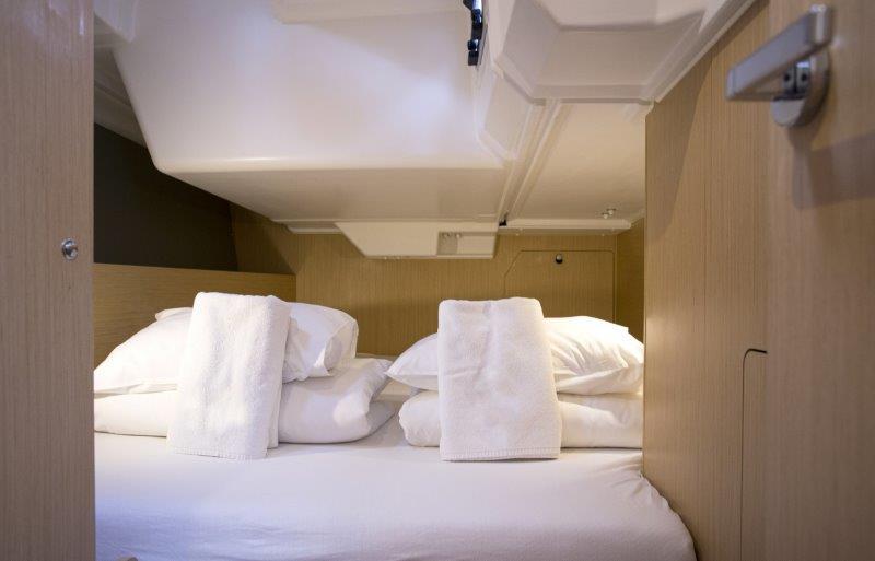 Book yachts online - sailboat - Oceanis 38.1 - BELLAGIO - rent