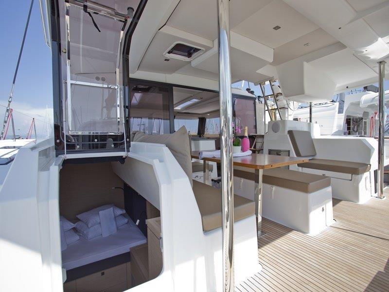 Book yachts online - catamaran - Saona 47 - SAGA I - AC and generator - rent