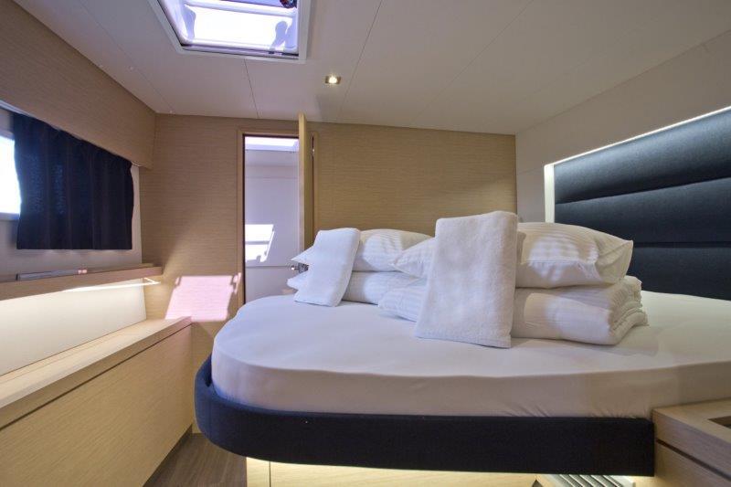 Book yachts online - catamaran - Saona 47 - SAGA I - AC and generator - rent
