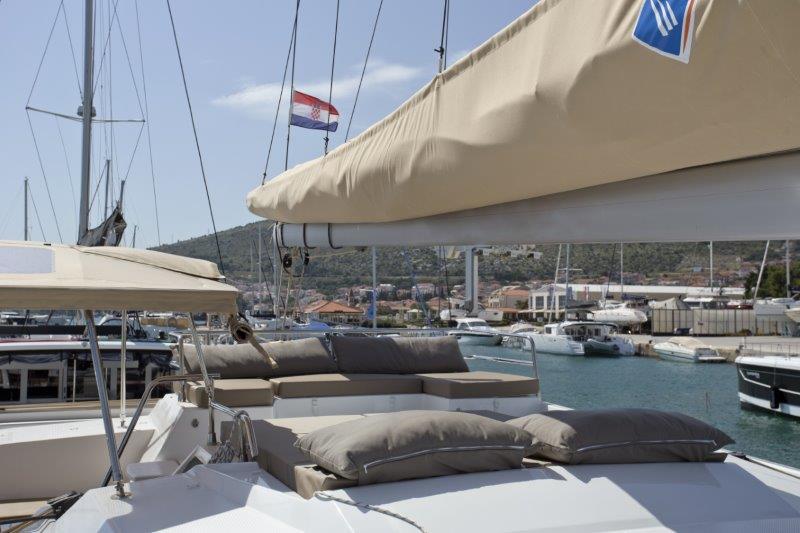 Book yachts online - catamaran - Saona 47 - SAGA I - AC and generator - rent