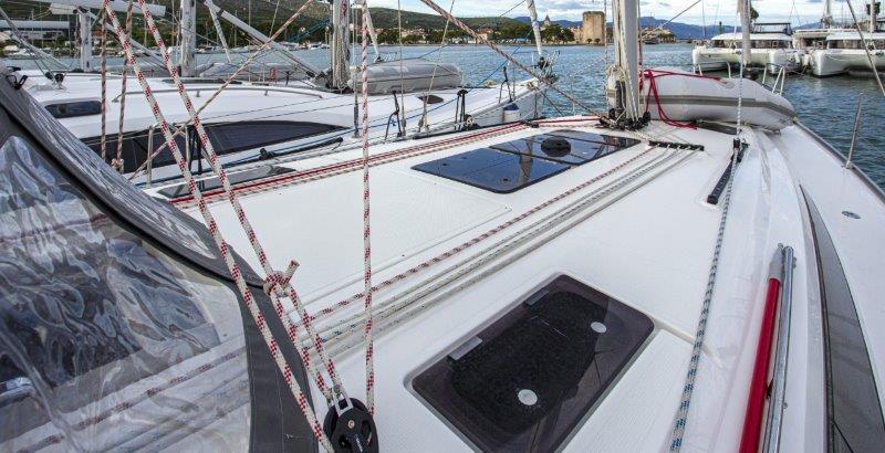 Book yachts online - sailboat - Bavaria 41 Cruiser - INSTAGRAM - rent