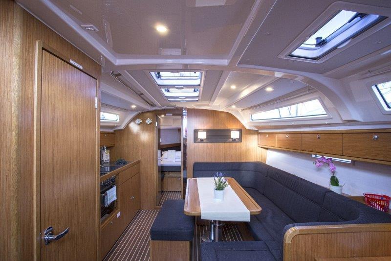 Book yachts online - sailboat - Bavaria 41 Cruiser - INSTAGRAM - rent