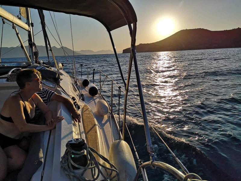 Book yachts online - sailboat - Elan 384 Impression - NAIADA bareboat - rent