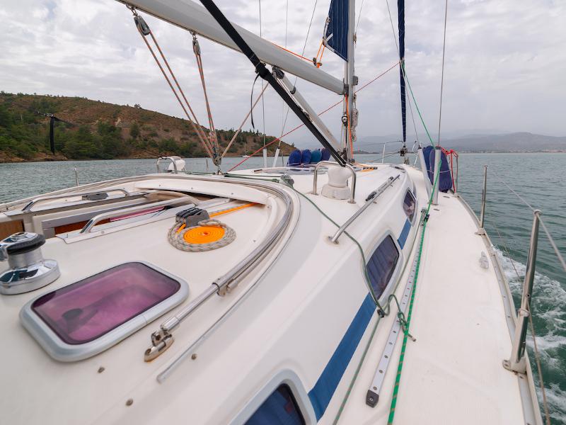 Book yachts online - sailboat - Bavaria 38 Cruiser - Mavi Ada - rent