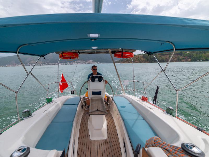 Book yachts online - sailboat - Bavaria 38 Cruiser - Mavi Ada - rent