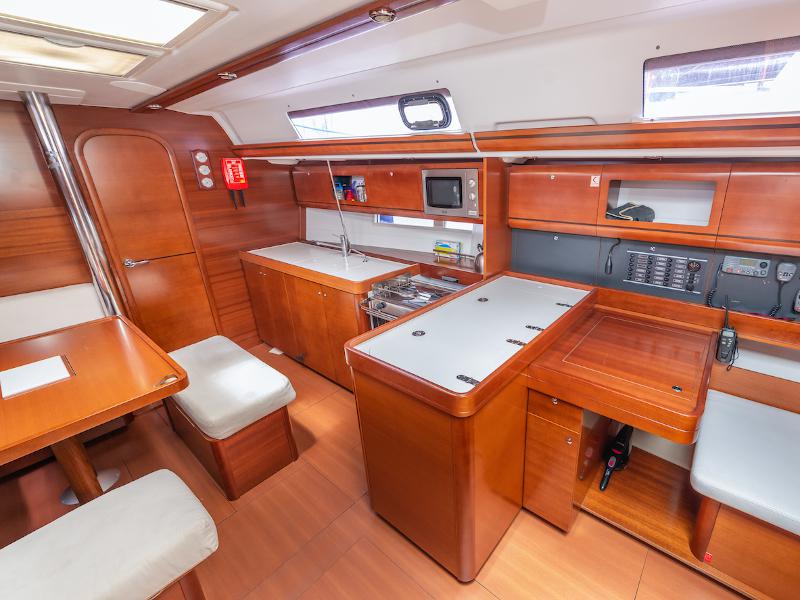 Book yachts online - sailboat - Dufour 405 Grand Large - Nora - rent