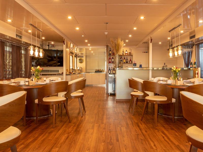 Book yachts online - other - Motoryacht - Yolo - rent