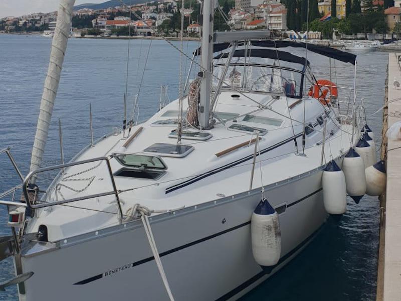 Book yachts online - sailboat - Oceanis 393 Clipper - Orion (Full Refit 2020, New Sails) - rent