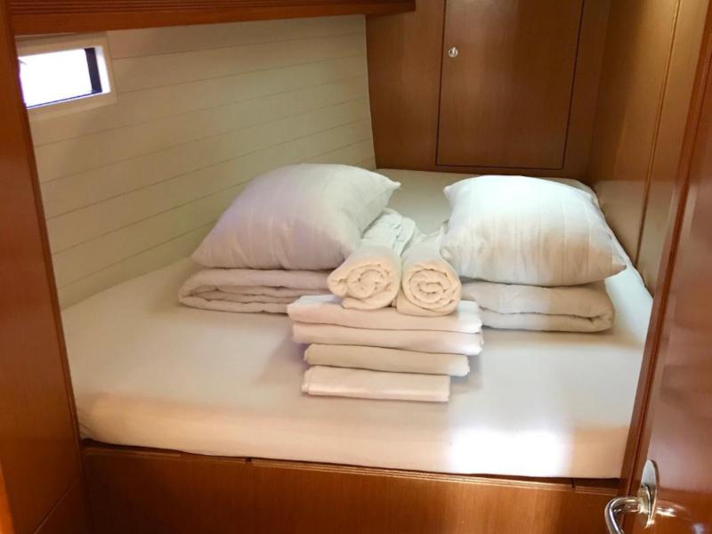 Book yachts online - sailboat - Bavaria 45 Cruiser - Midas - rent